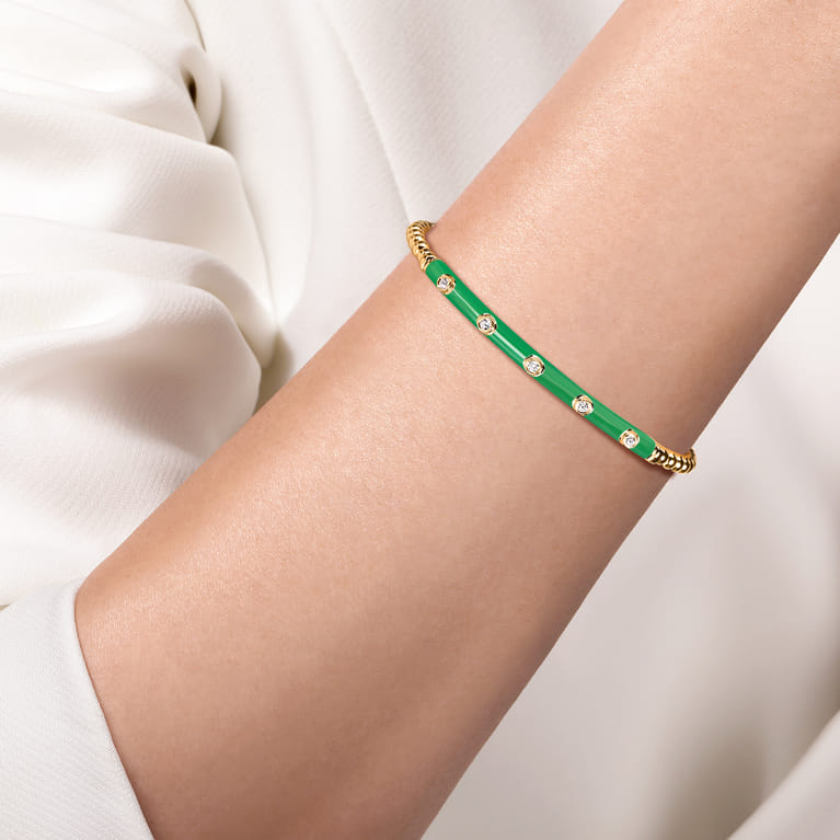 Enamel - 14K Yellow Gold Bujukan Beads and Diamond Split Bangle with Emerald Green Enamel - 0.15 ct - Shot 4