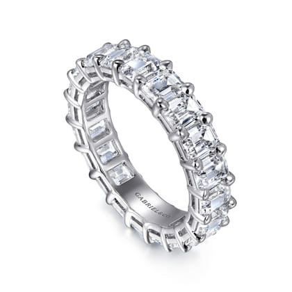 Evora - 14K White Gold Shared Prong Emerald Cut Diamond Eternity Band