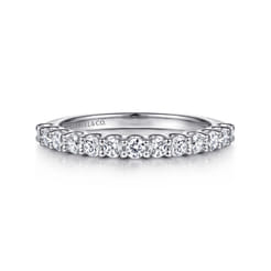 Feline - 14K White Gold Scallop Setting Diamond Anniversary Band