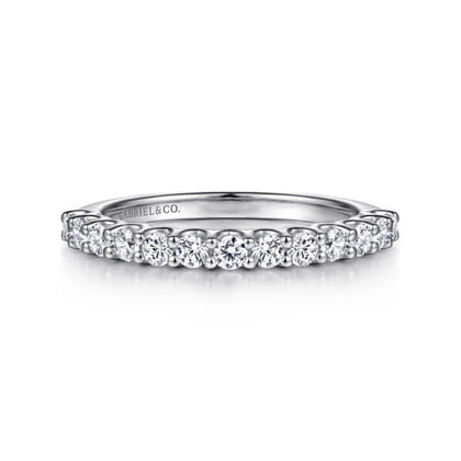 Feline - 14K White Gold Scallop Setting Diamond Anniversary Band