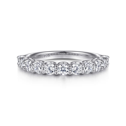 Feline - 14K White Gold Scallop Setting Diamond Anniversary Band