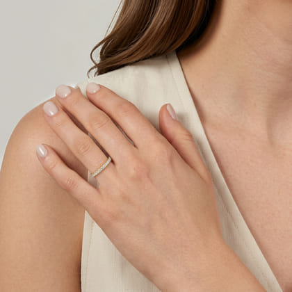 Ferre - 14K Yellow Gold Scallop Setting Diamond Anniversary Band