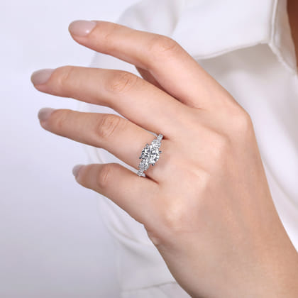Finian - 18K White Gold Round 3 Stone Diamond Engagement Ring