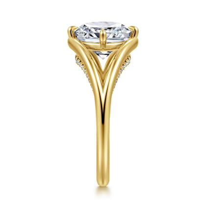 Fiori - 14K Yellow Gold Split Shank Compass Prong Cushion Cut Diamond Engagement Ring