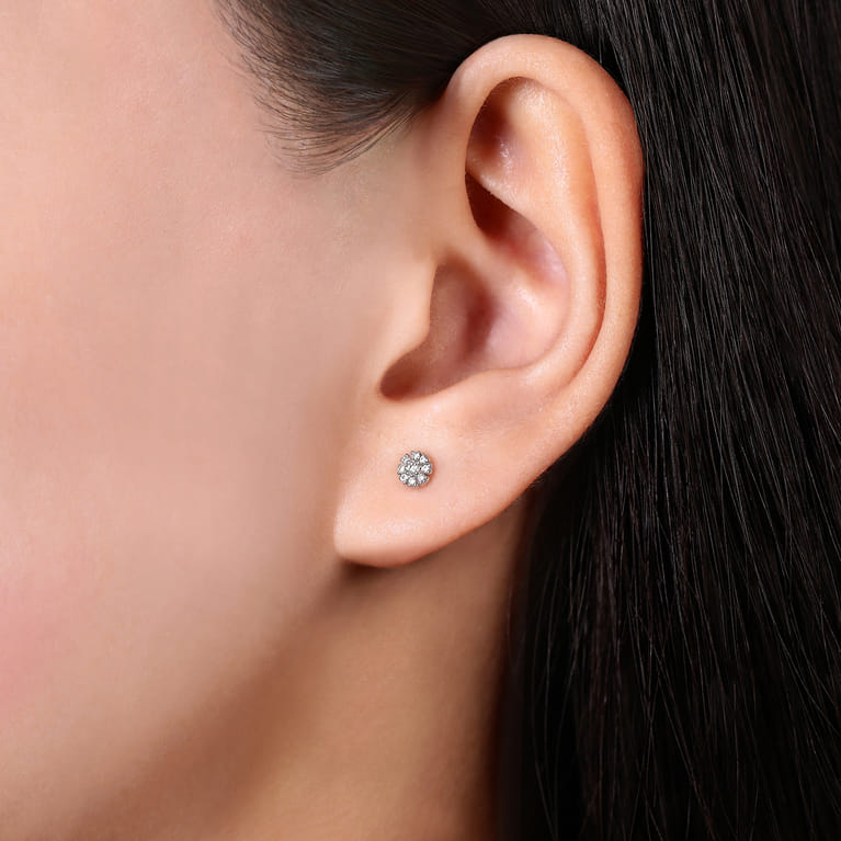 Floral - 14K White Gold Floral Diamond Stud Earrings - 0.11 ct - Shot 2