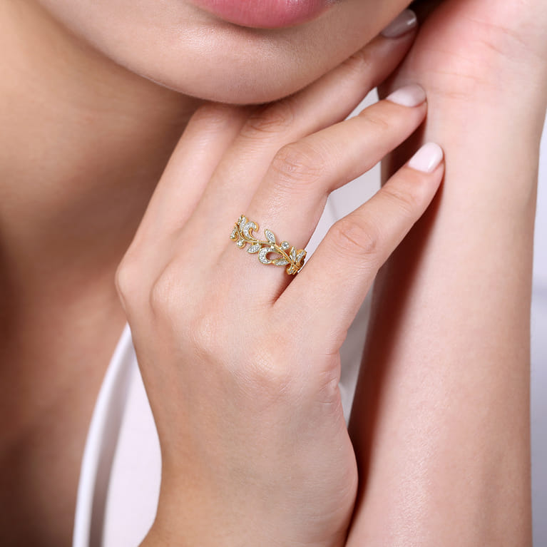 Floral - 14K Yellow Gold Diamond Floral Ring - 0.2 ct - Shot 5