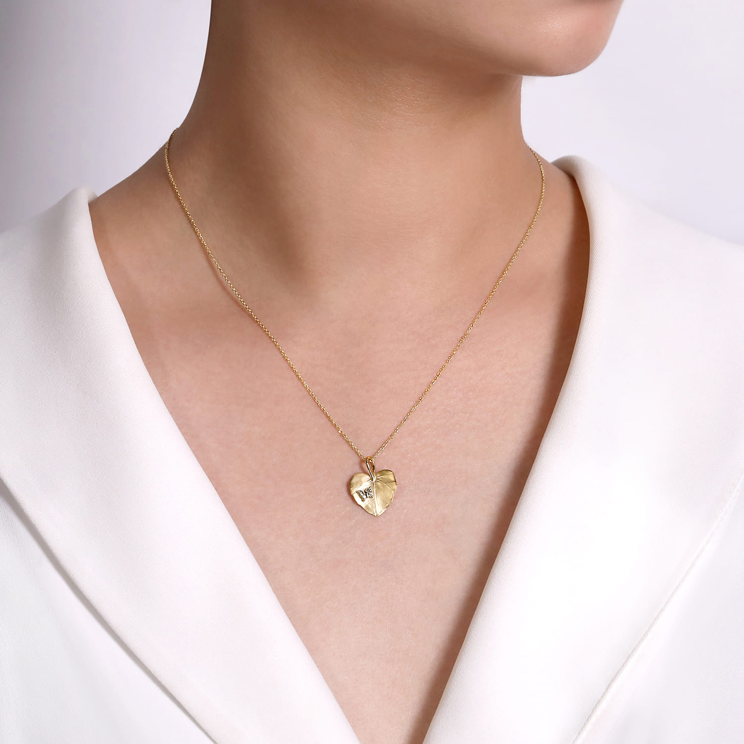 Floral - 18 inch 14K Yellow Gold Diamond Leaf Pendant Necklace