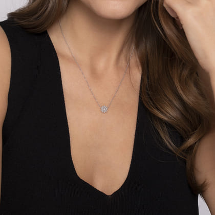 Floral - 18 inch 925 Sterling Silver Round Floral White Sapphire Pendant Necklace