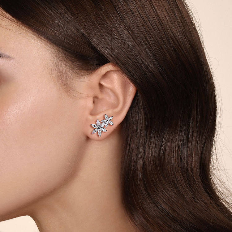 Floral - 18K White Gold Diamond Floral Stud Earrings
