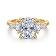 Francia - 14K Yellow Gold Elongated Cushion Diamond Engagement Ring