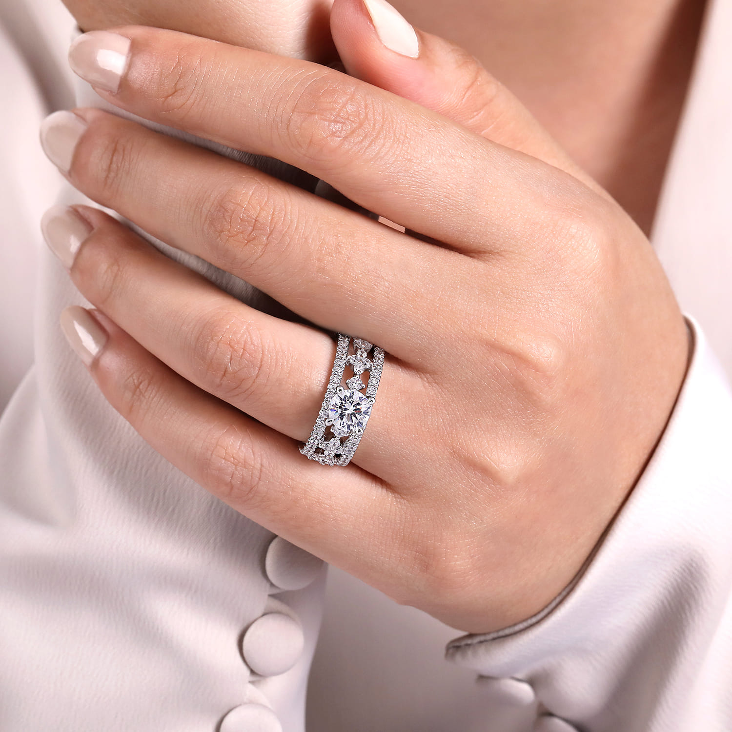 Gianna - 14K White Gold Split Shank Round Diamond Engagement Ring