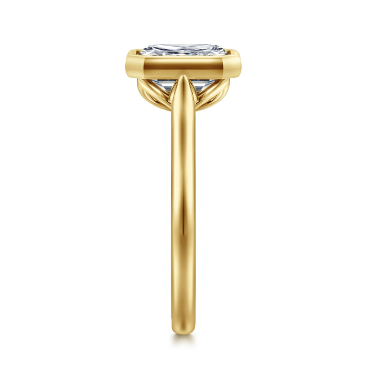 Giovana - 14K Yellow Gold Emerald Cut Bezel Set Diamond Engagement Ring