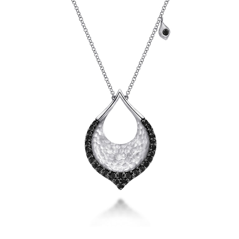 Hammered 925 Sterling Silver Black Spinel Teardrop Pendant Necklace - Shot 1