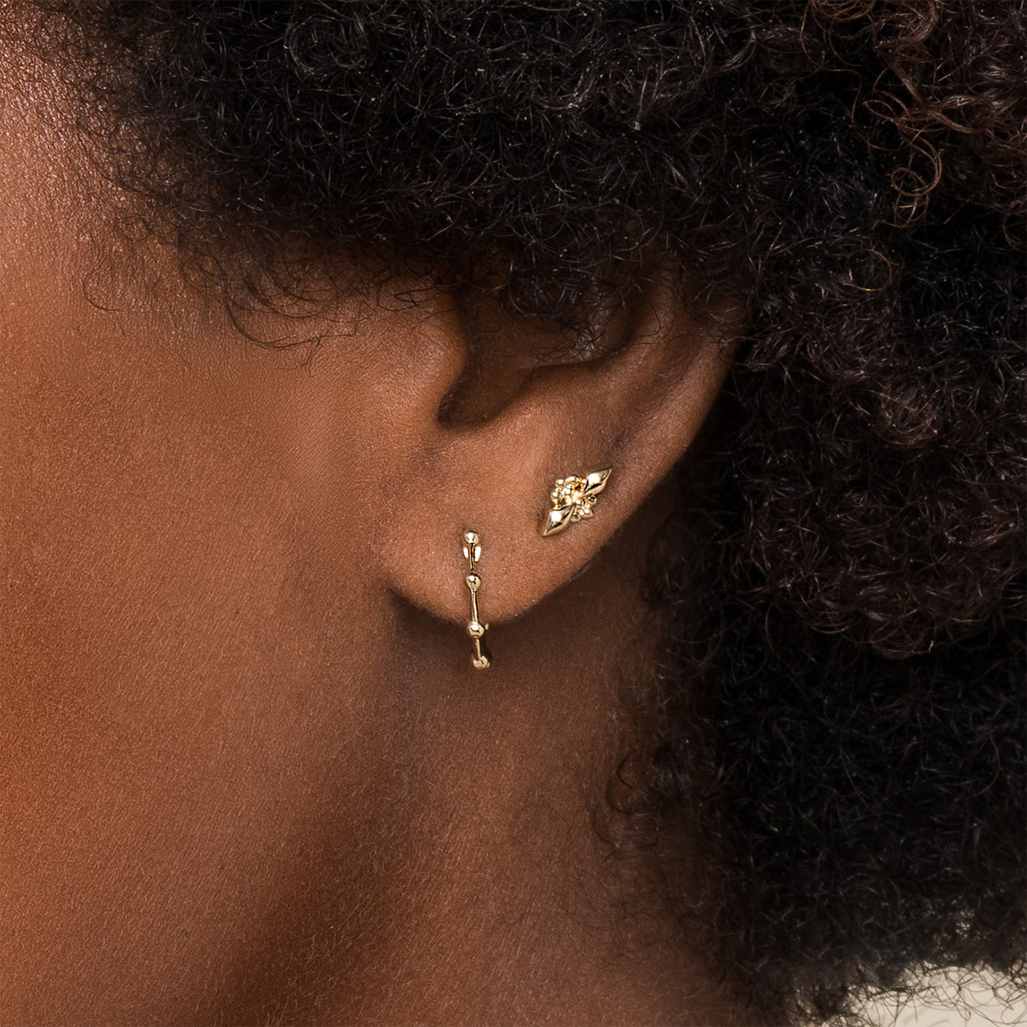 Huggie Earrings 14K Yellow Gold Diamond 14mm Bujukan - Shot 3