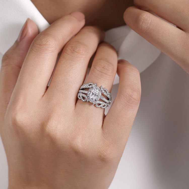Idina - 14K White Gold Oval Halo Diamond Engagement Ring