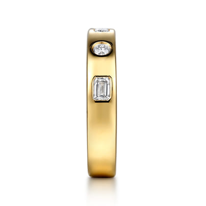 Iriza - 14K Yellow Gold Burnish Setting Emerald Cut and Round Diamond Anniversary Band