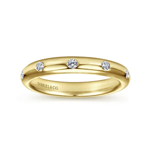 Isolda - 14K Yellow Gold Burnished Set Round 5 Stone Diamond Anniversary Band