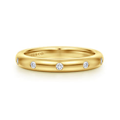 Isolda - 14K Yellow Gold Flush Set 5 Stone Diamond Anniversary Band
