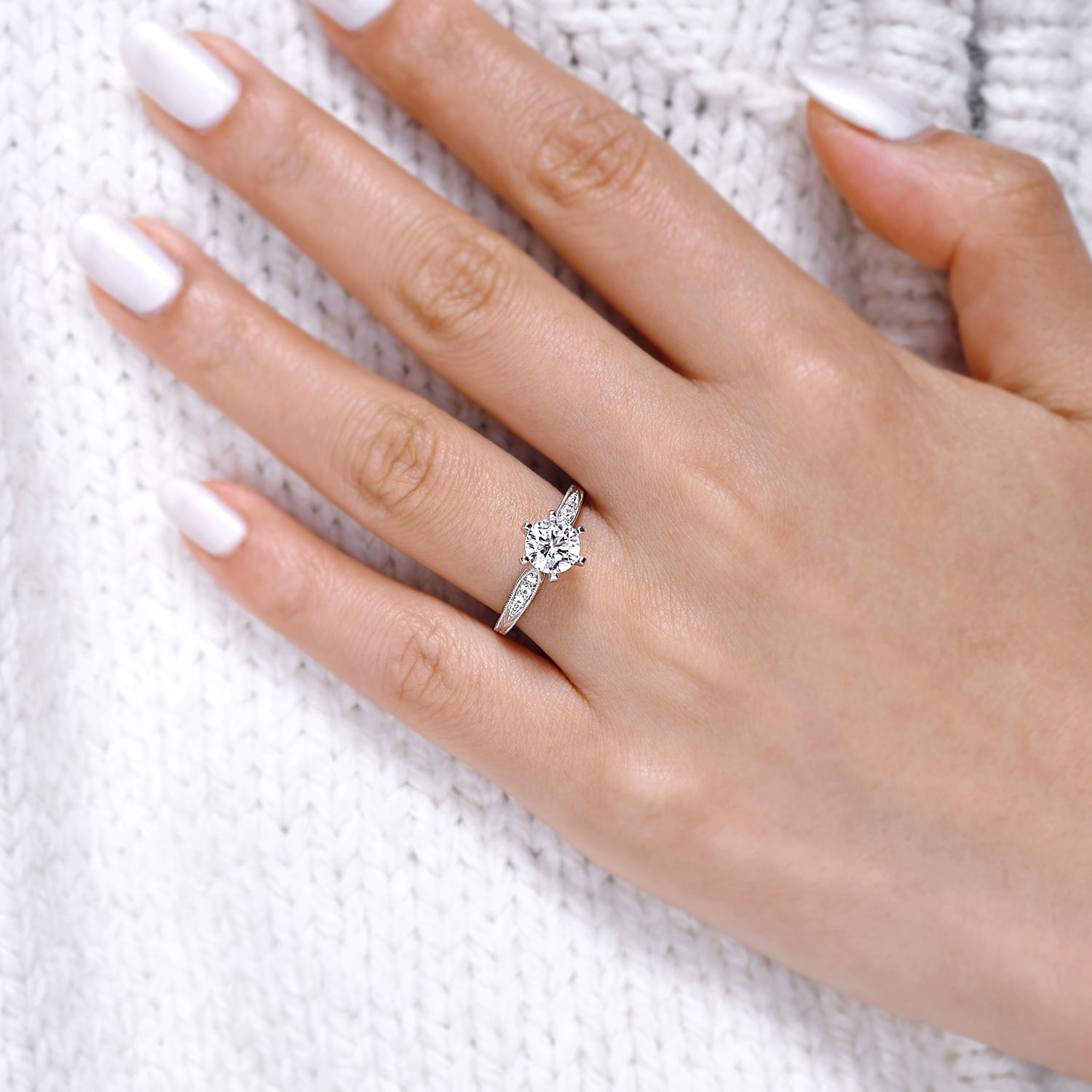 Kate - 14K White Gold Round Diamond Engagement Ring