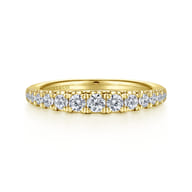 Kiana - 14K Yellow Gold Graduating Diamond Anniversary Band