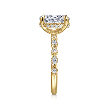 Lanna - 14K Yellow Gold Oval Diamond Engagement Ring