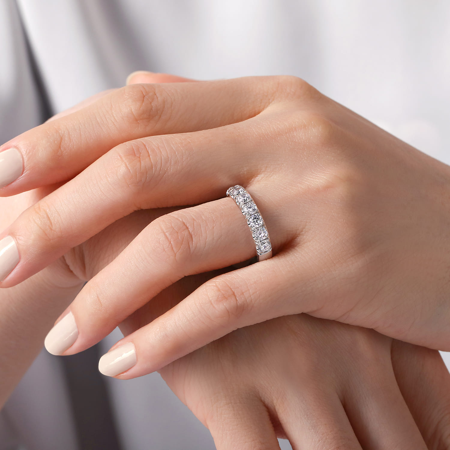 Lecce - 14K White Gold 7 Stone French Pave Diamond Wedding Band