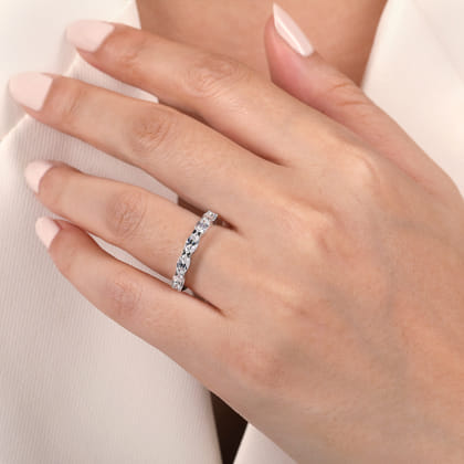 Liege - 14K White Gold Oval Diamond Anniversary Band