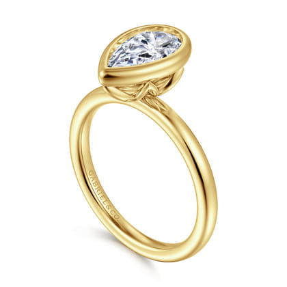 Linny - 14K Yellow Gold Pear Shape Bezel Set Diamond Engagement Ring