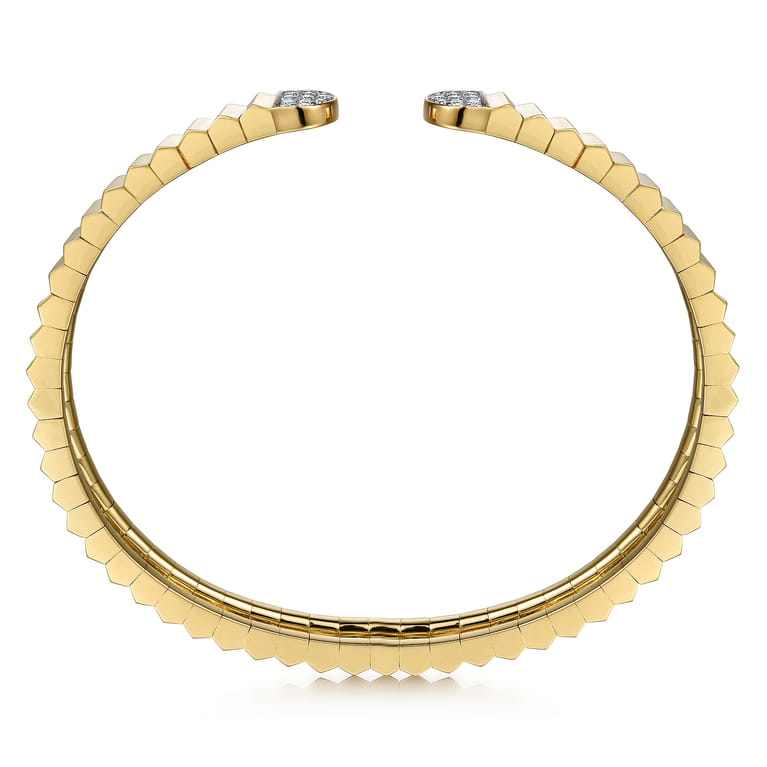Lumiere - 14K Yellow Gold Diamond Open Cuff Bangle in Diamond Cut Texture - 0.2 ct - Shot 3
