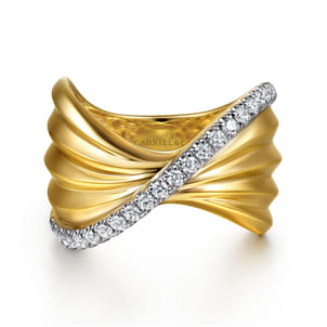 Lumiere - 14K Yellow Gold Diamond and Diamond Cut Criss Cross Ring