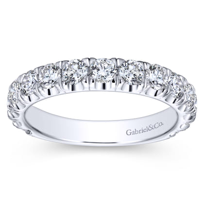 Madrid - 14K White Gold French Pave Set Diamond Wedding Band