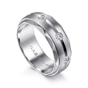 Magnus - 14K White Gold Diamond Men's Wedding Ring in Satin Finish
