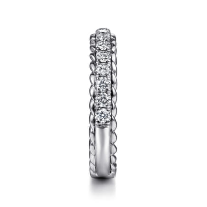 Massa - 14K White Gold Diamond Anniversary Band with Scalloped Edge