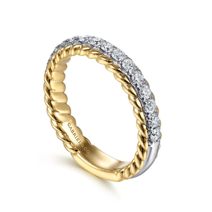 Massa - 14K White-Yellow Gold Diamond Anniversary Band with Scalloped Edge