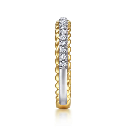 Massa - 14K White-Yellow Gold Diamond Anniversary Band with Scalloped Edge