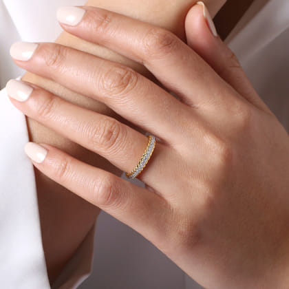 Massa - 14K White-Yellow Gold Diamond Anniversary Band with Scalloped Edge