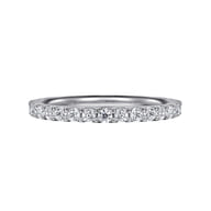 Montreal - Platinum Shared Prong Diamond Wedding Band