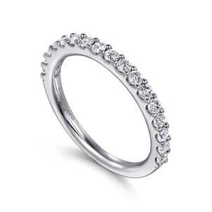 Montreal - Platinum Shared Prong Diamond Wedding Band