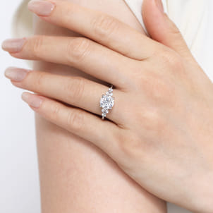 Nilla - 14K White Gold Round Diamond Engagement Ring