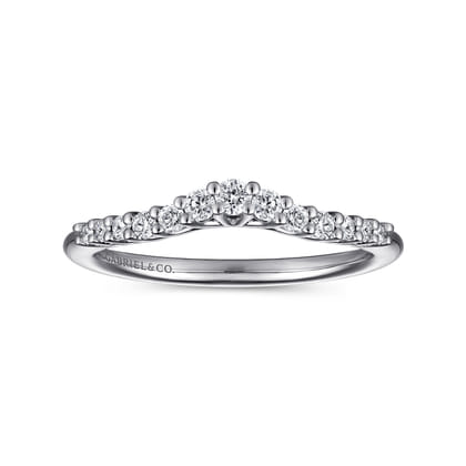 Ostrava - Curved Platinum Shared Prong Diamond Wedding Band