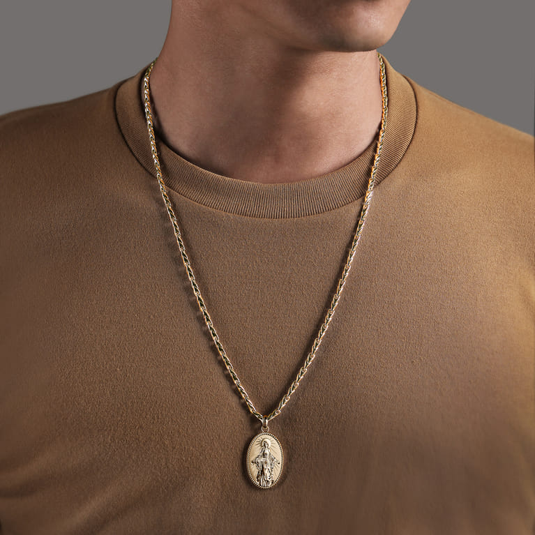 Oval 14K Yellow Gold Virgin Mary Pendant with Twisted Rope Frame - Shot 4