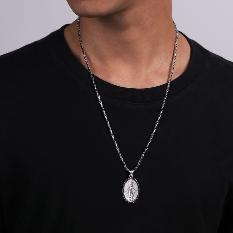 Oval 925 Sterling Silver Virgin Mary Pendant with Black Spinel Frame - Shot 4