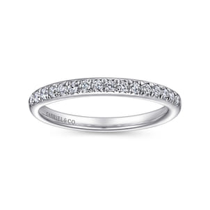 Panama - 14K White Gold Round 16 Stone Diamond Wedding Band