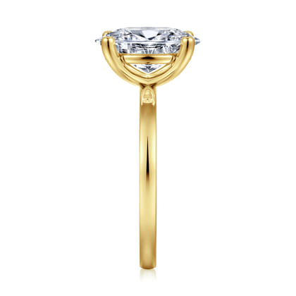 Paula - 14K Yellow Gold Oval Diamond Engagement Ring