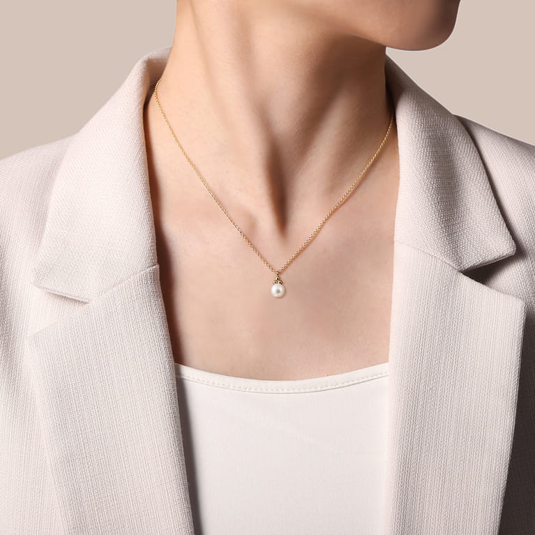 Pendant Necklace Drop 14K Yellow Gold Pearl Bujukan - Shot 3