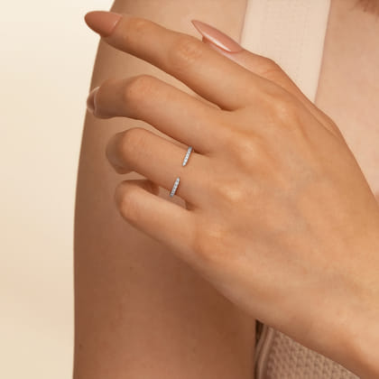 Prismé - 14K White Gold Prong Setting Open Diamond Anniversary Band
