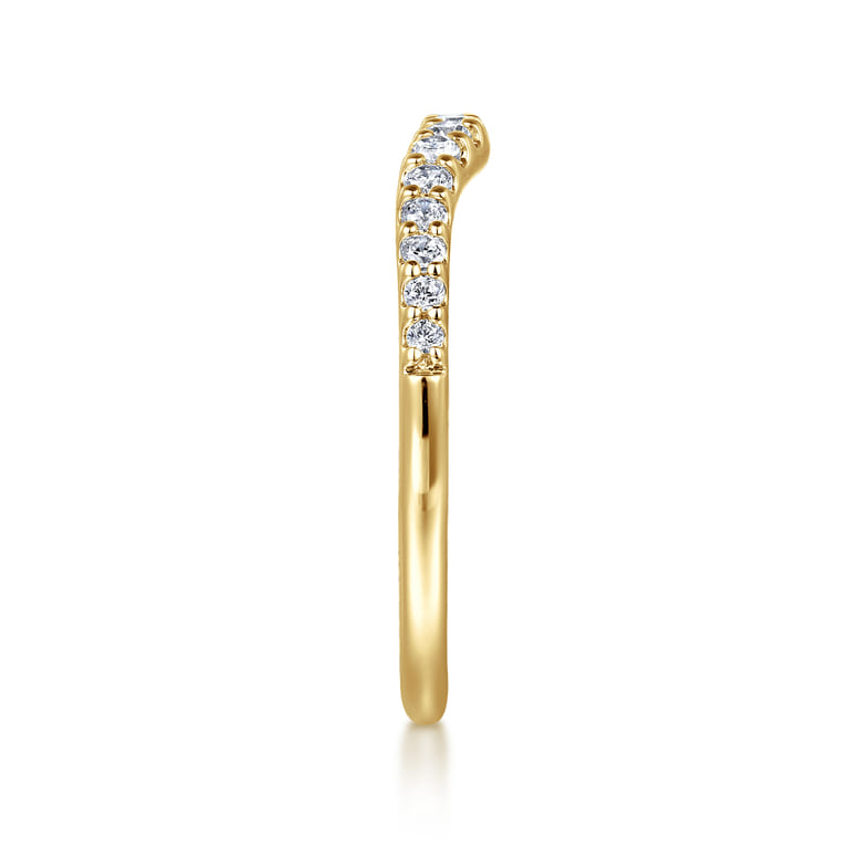 Curved Wedding Ring in 14k Yellow Gold with Round Natural Diamond at Gabriel & Co. - Shot 4