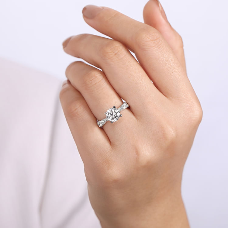 Quinlan - 18K White Gold Twisted Round Diamond Engagement Ring