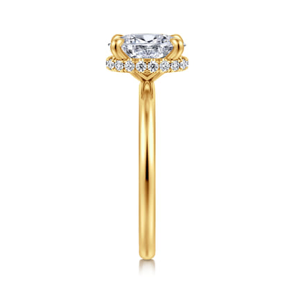 Rainah - 18K Yellow Gold Oval Diamond Engagement Ring