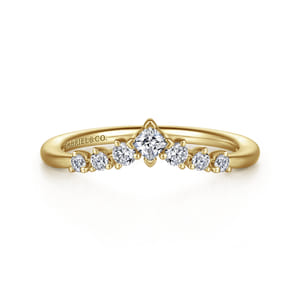 Raine - Curved 14K Yellow Gold Princess Cut and Round Diamond Anniversary Band